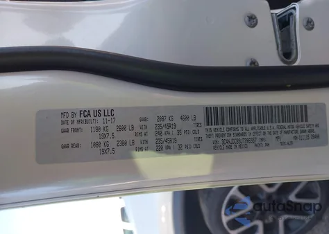 2018 Jeep Compass Limited 4X4 z USA, uszkodzony, nr VIN 3C4NJDCB9JT206557